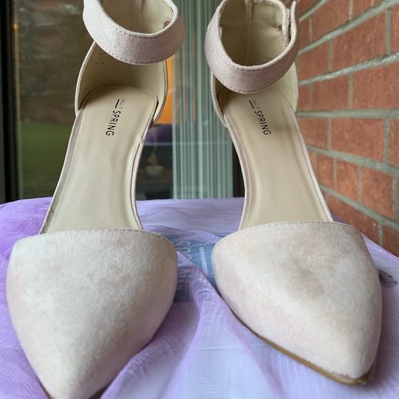 NIB⭐️Beige Ankle strap High Heel Pumps - Picture 3 of 4